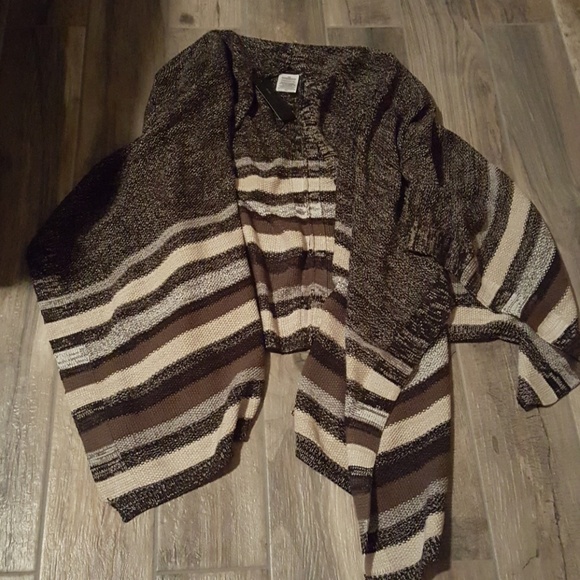 Bcbgmaxazria poncho. - Picture 1 of 3
